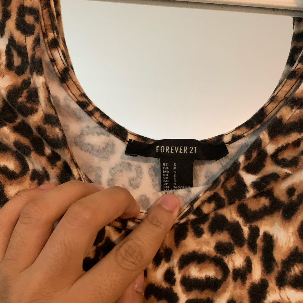 Leopard crop top - Picture 2 of 3
